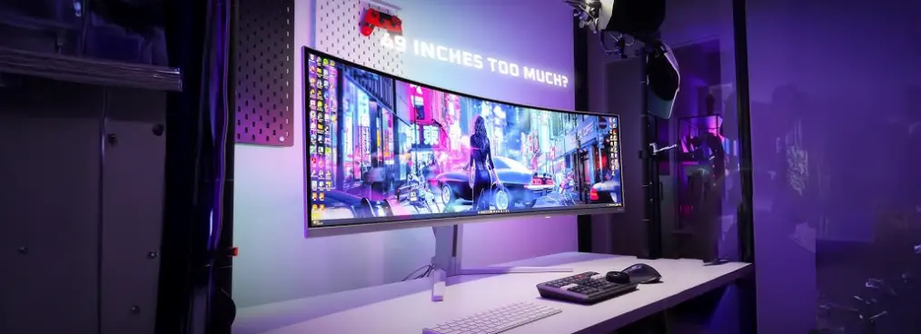 Installation setup avec écran incurvé ultra large 49 pouces pour une expérience de jeu panoramique immersive sur PC gamer FlowUP