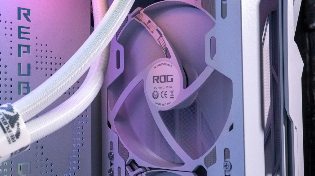 PC ROG Hyperion RTX 4070Ti