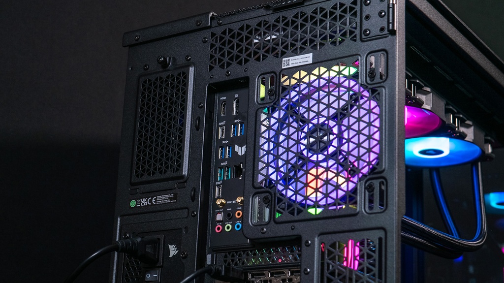 PC Rainbow GEFORCE RTX® 4070 Ti SUPER