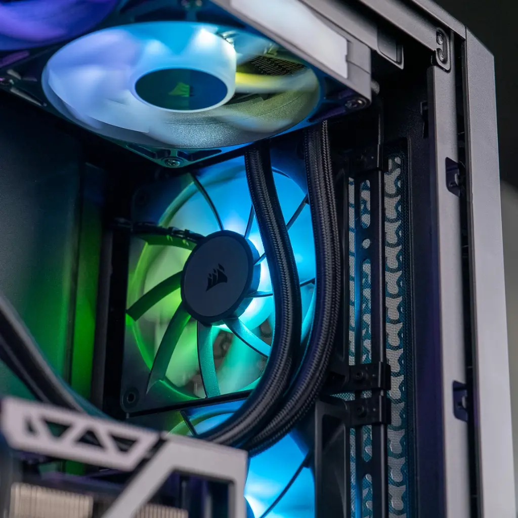 PC Solana GEFORCE RTX™ 5080 - iCUE Certified