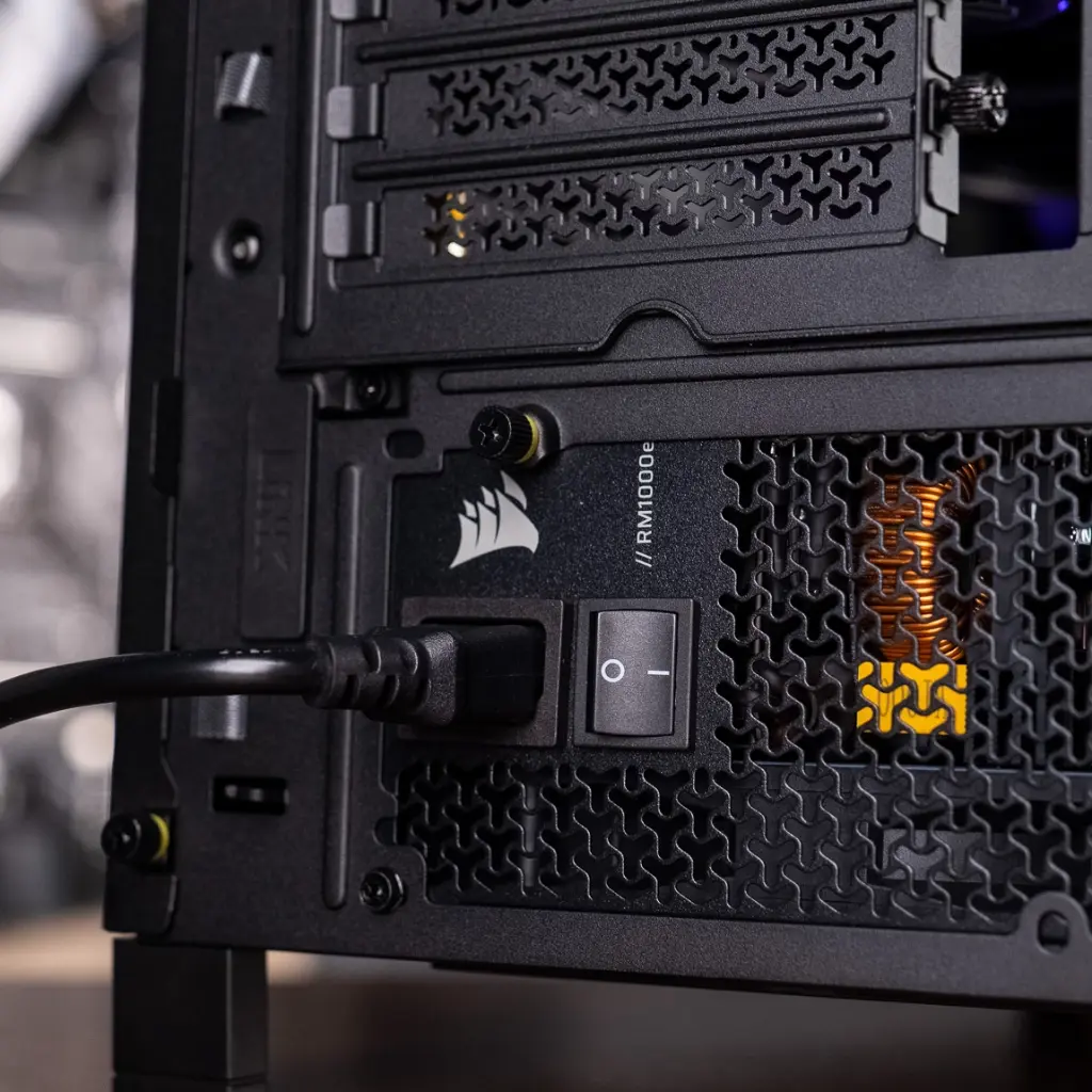 PC Solana GEFORCE RTX™ 5080 - iCUE Certified