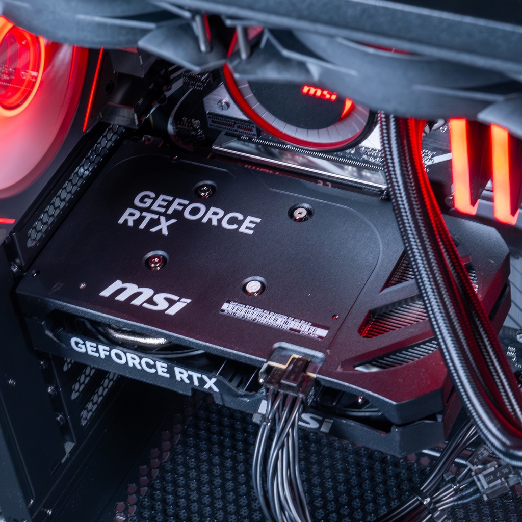 Starter Pack: PC BANGER RTX 5060 + AOC 24" / 180Hz / FHD / IPS / Flat