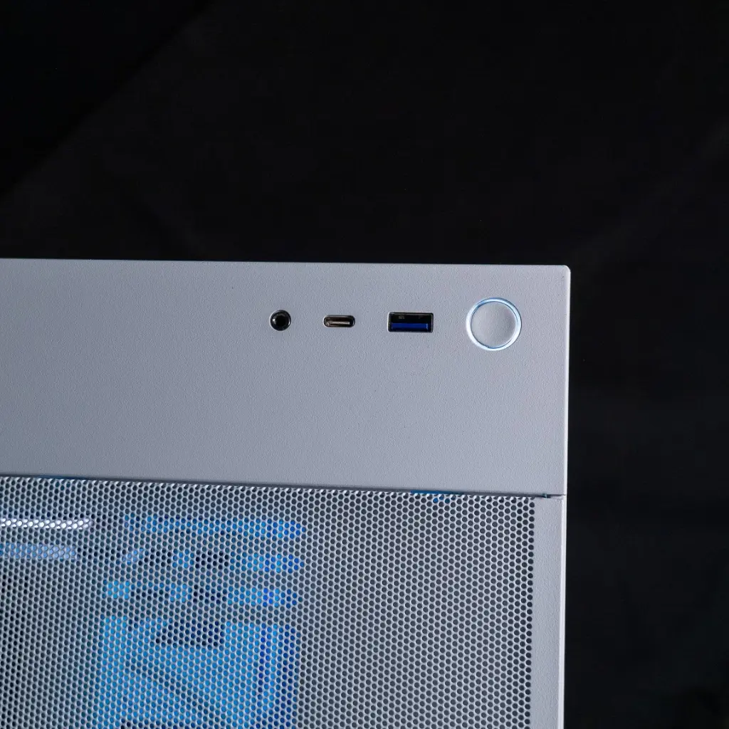 PC Frost by NZXT Radeon™ RX 9070 XT