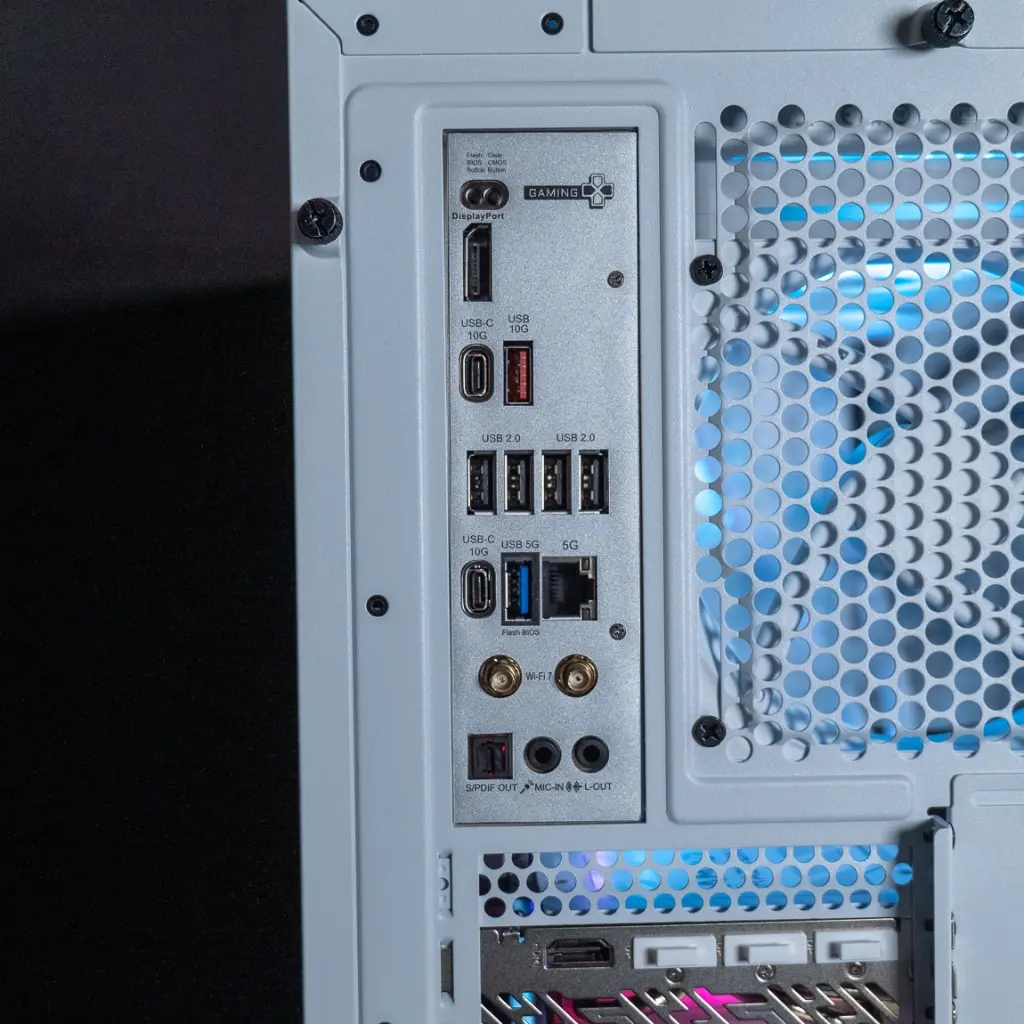 PC Frost by NZXT Radeon™ RX 9070 XT