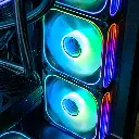 Vue rapprochée des deux ventilateurs ARGB latéraux avec effets de miroir infini arc-en-ciel dans le PC gamer Rainbow V2