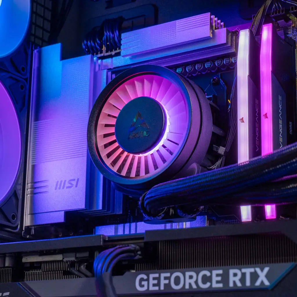 PC Arctic GEFORCE RTX™ 5080