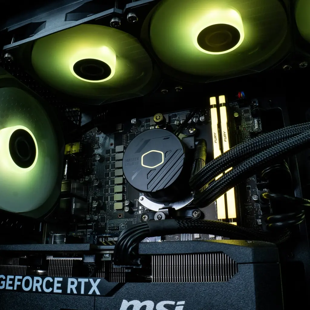 PC Fuego GEFORCE RTX™ 5070 