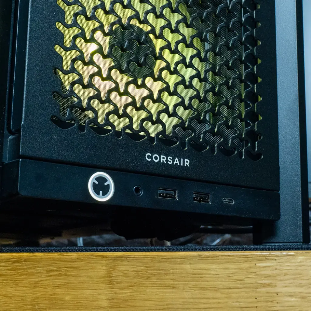 PC Corsair BlackFlag GEFORCE RTX™ 5070 - iCUE Certified  