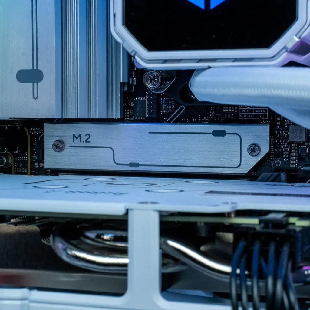 PC Lua Radeon™ RX 9060 XT - Powered By ASUS