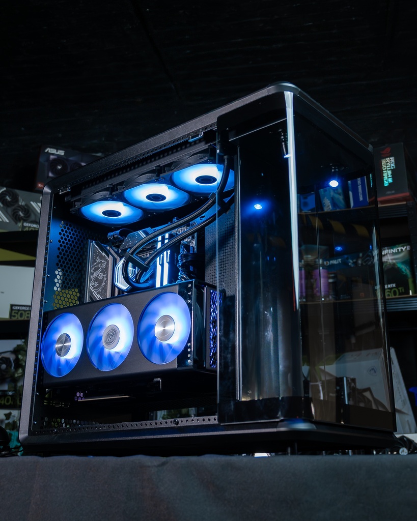 PC HAF EVO GEFORCE RTX™ 5080 - Limited Edition