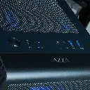 Détail du panneau avant du PC Bengal : ports USB 3.0, prises audio jack et bouton de contrôle LED