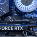 Vue rapprochée du port M.2 Lightning Gen 5 sur carte mère MSI dans le PC gamer Ascent X3D GEFORCE RTX™ 5080