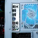 Vue d'ensemble des ports de connexion arrière du PC gamer Rubis, incluant plusieurs ports USB, des sorties DisplayPort et HDMI, un port Ethernet 2.5G