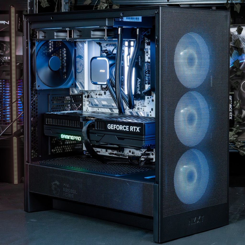 Vue d'ensemble du PC Solana GEFORCE RTX™ 5080 avec boîtier NZXT, éclairage ARGB bleu et carte Palit GamingPro