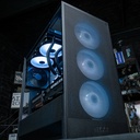 Vue de trois-quarts du PC Solana GEFORCE RTX™ 5080 mettant en avant la façade en mesh du boîtier NZXT et ses ventilateurs bleus.