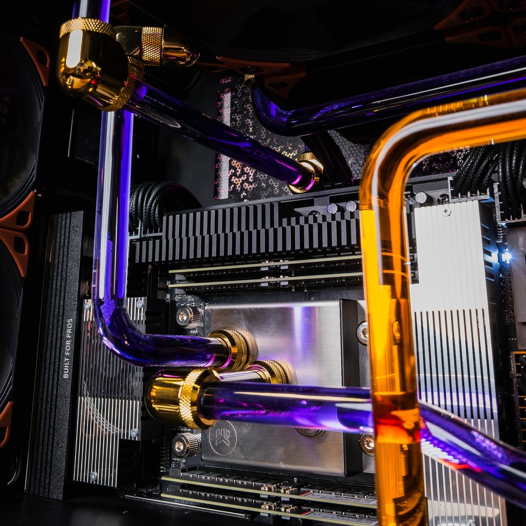 Watercooling custom PC TITAN X Threadripper 7960X avec double RTX 5090 tubes rigides RGB haute performance