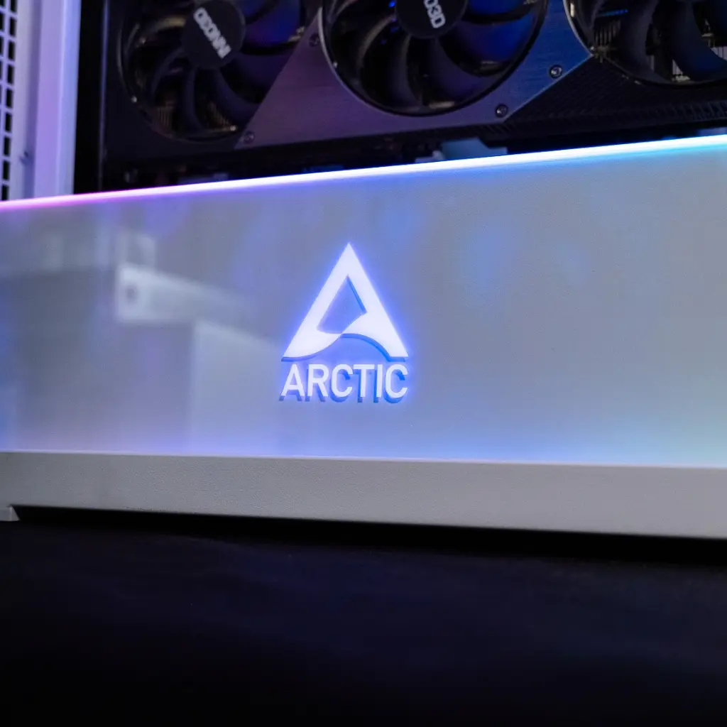PC Arctic GEFORCE RTX™ 5080